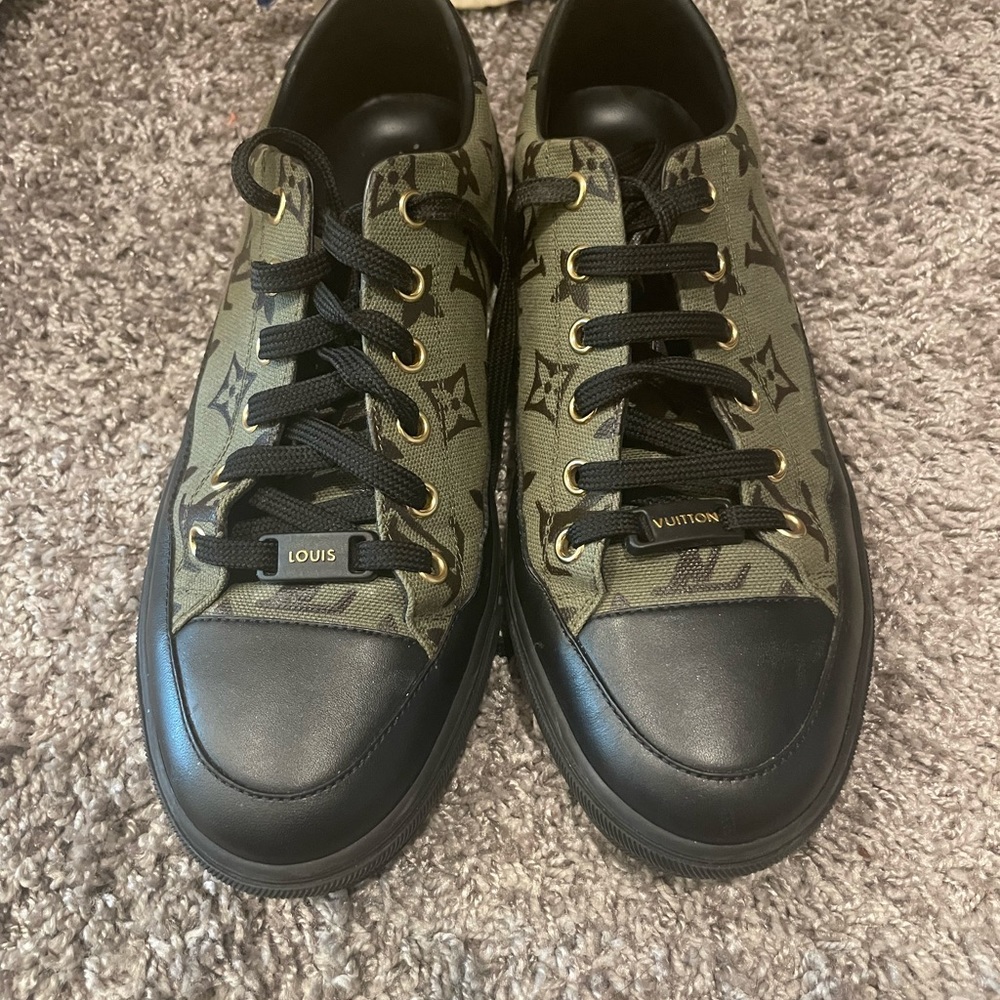 Louis Vuitton women’s sneakers - Picture 2 of 5